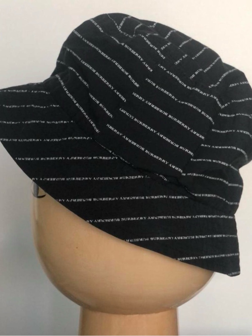 Burberry Black Logo-Print Bucket Hat